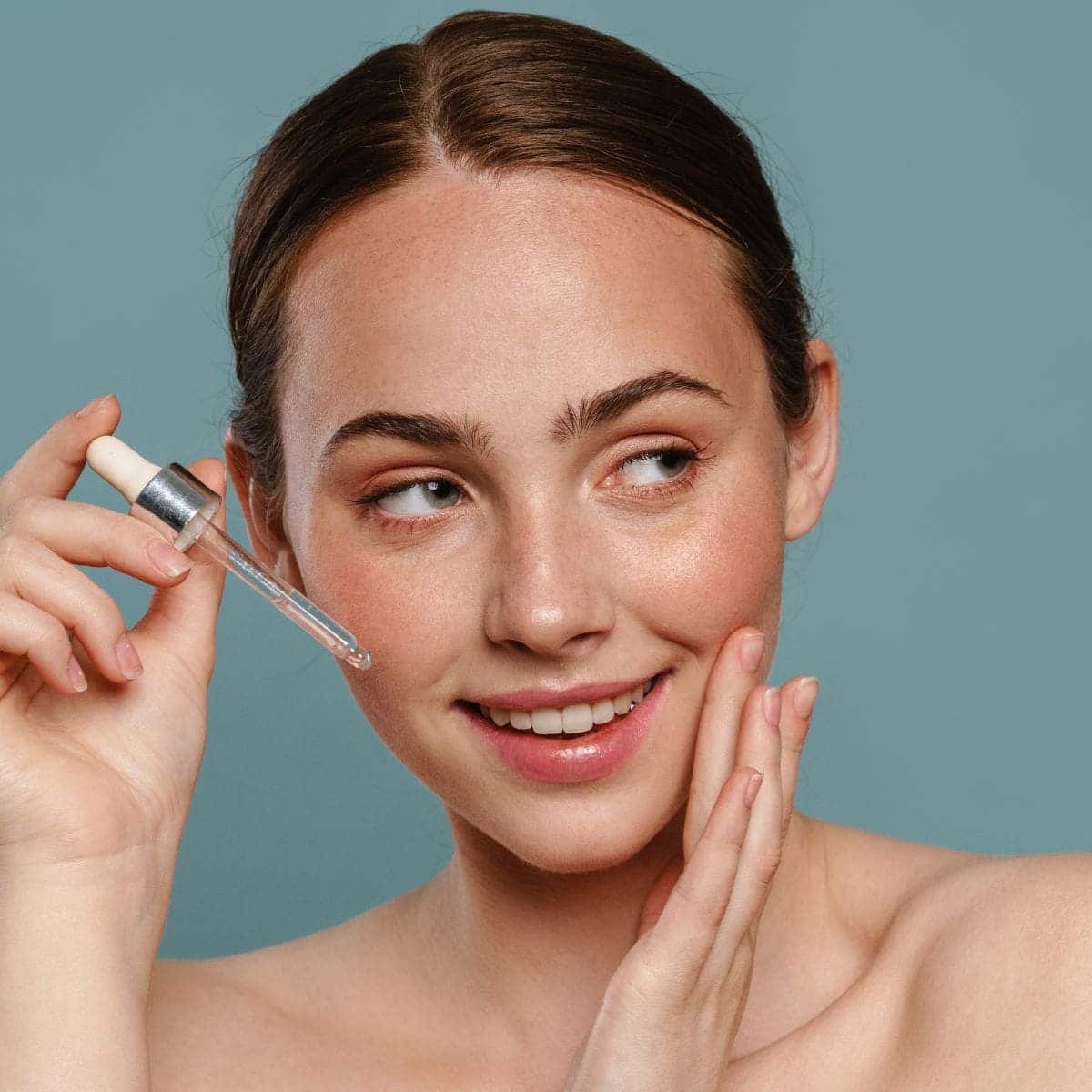 Sérum visage 5 en 1 JAYSUING à l'acide hyaluronique et à la vitamine C